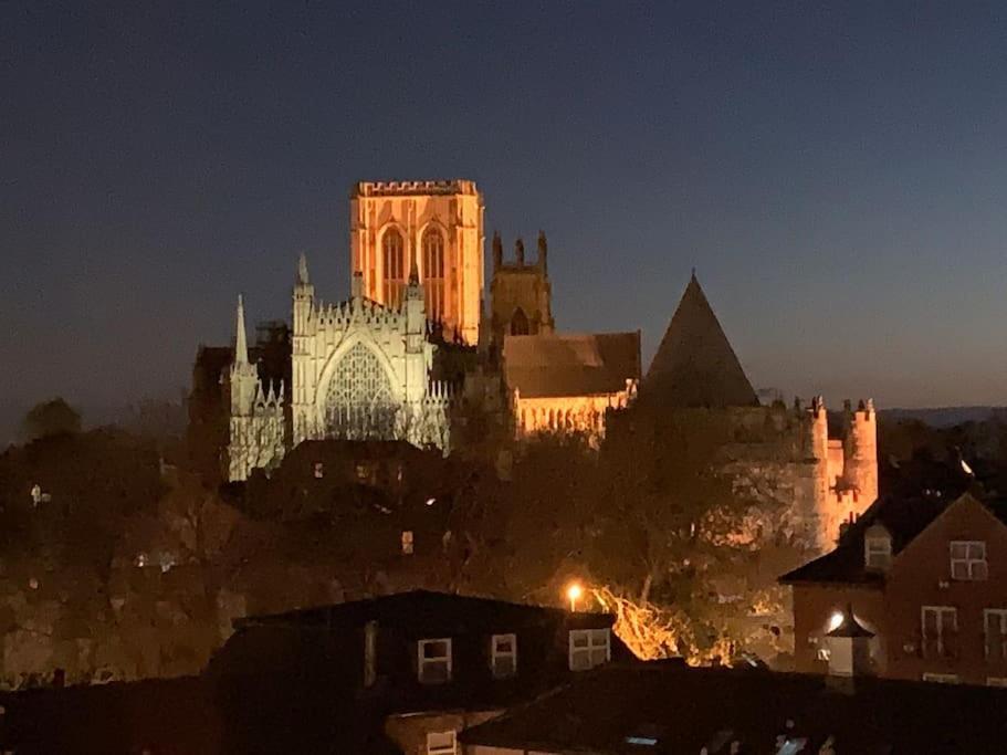Betty'S Minster View - 6 Twins Or 3 Superkings -Central With Free Parking York Esterno foto