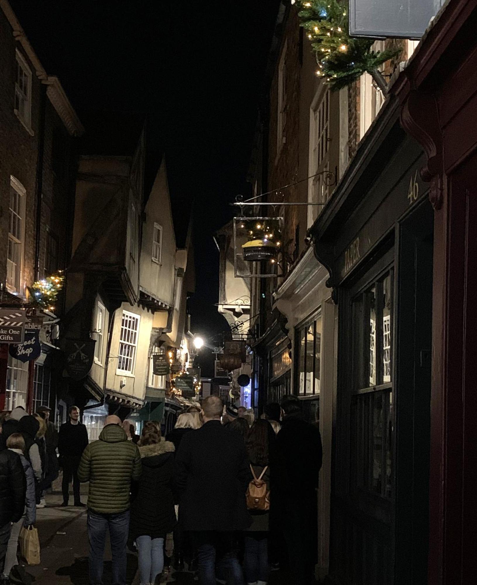 Betty'S Minster View - 6 Twins Or 3 Superkings -Central With Free Parking York Esterno foto