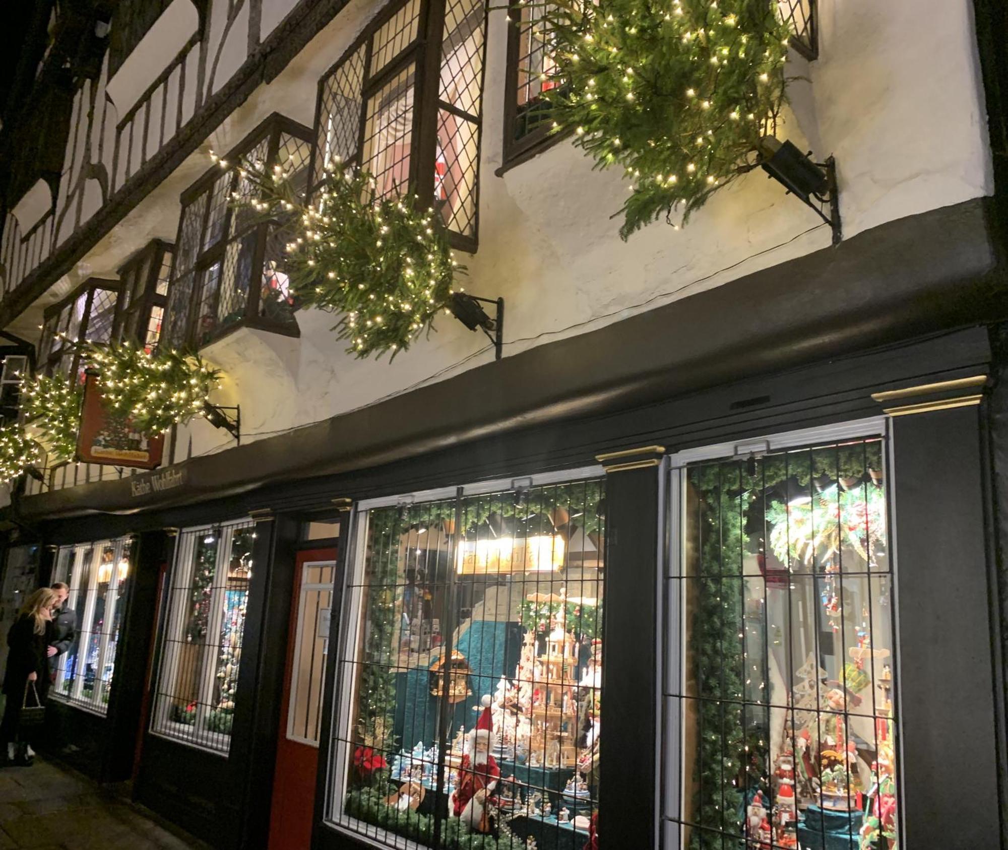 Betty'S Minster View - 6 Twins Or 3 Superkings -Central With Free Parking York Esterno foto